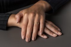 Zásnubní prsten Lora ze žlutého zlata s laboratorním diamantem